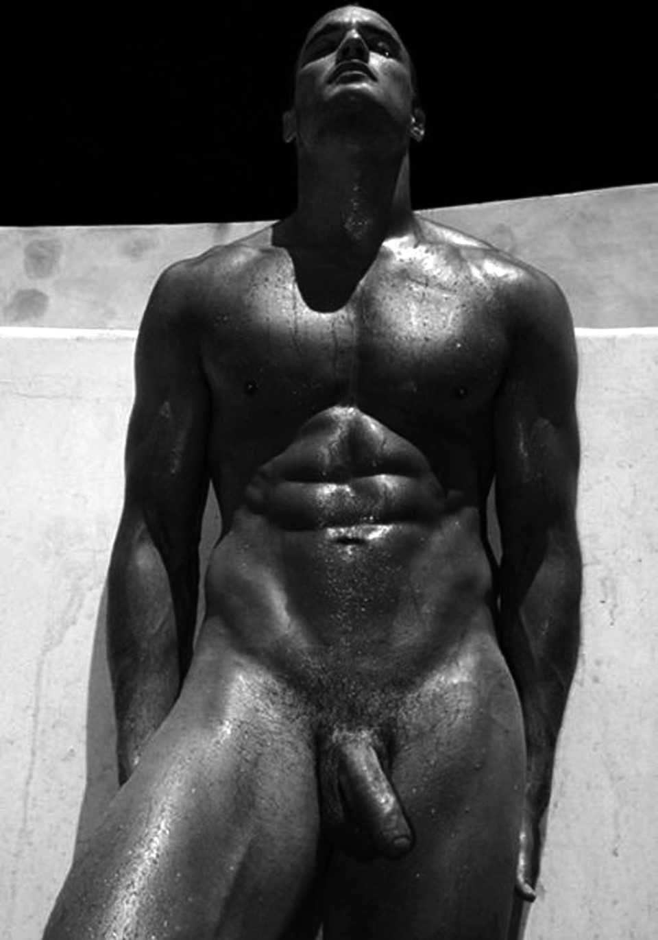 Dieux du Stade 2011 fully naked muscle man